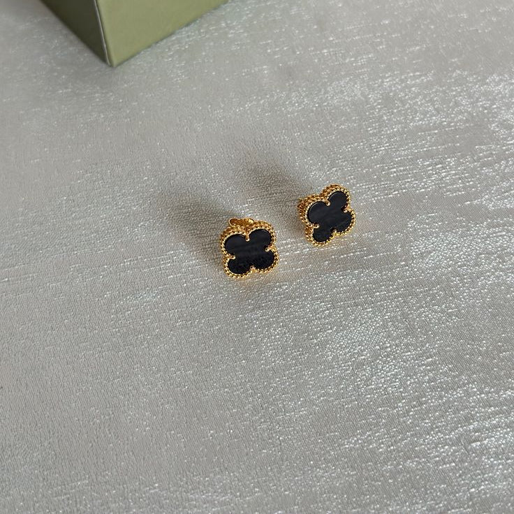 Clover Earrings Black